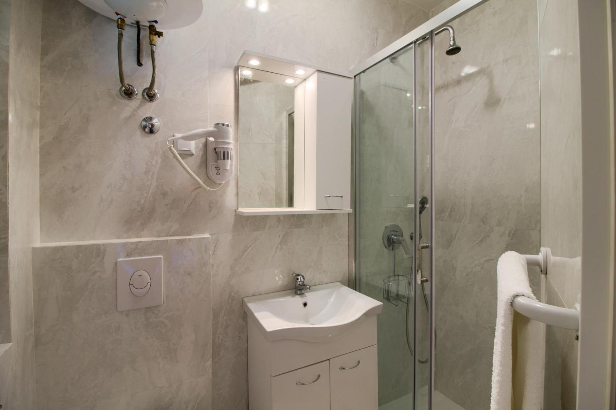 Apartments Sosic II ロヴィニ エクステリア 写真