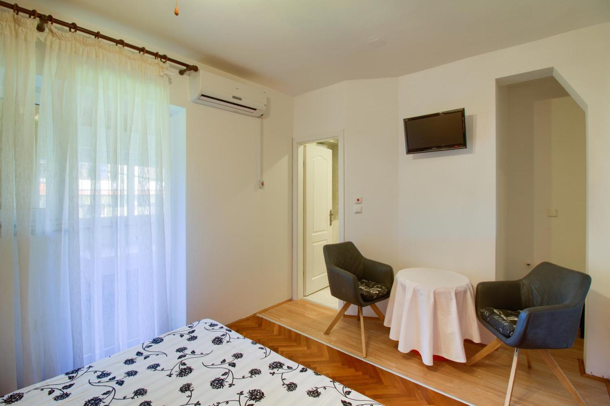 Apartments Sosic II ロヴィニ エクステリア 写真